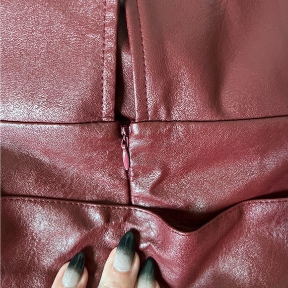 SHEIN red pleather mini skirt with belt - Picture 3 of 5